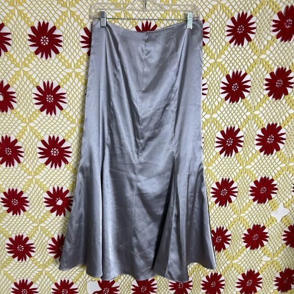 vtg Dresses & Skirts - Y2k High Waisted Satin Silver Maxi Skirt